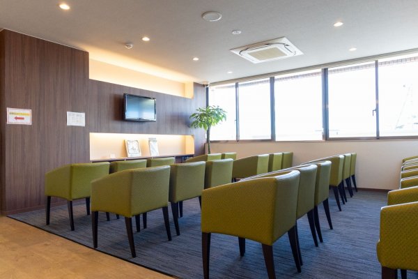 改装期間中の2階待合室