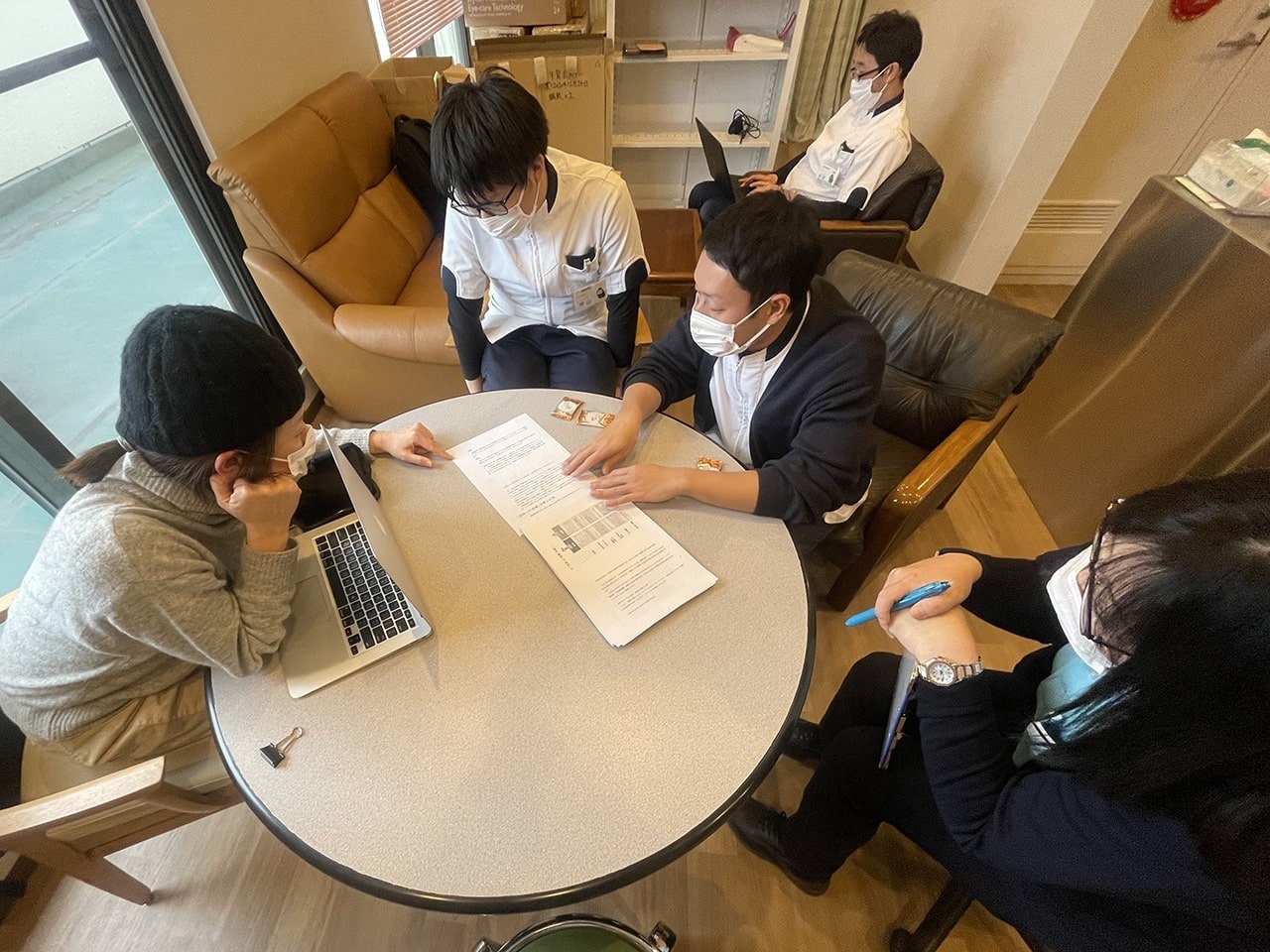 一宮市の森整形外科の委員会活動の様子