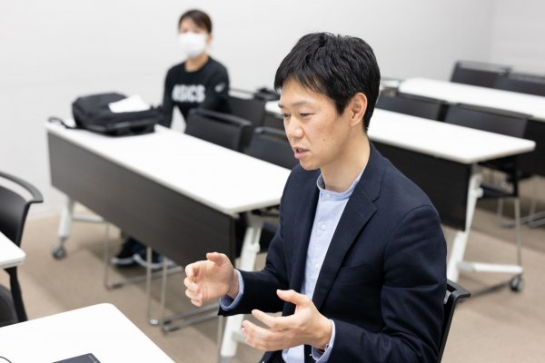 講演会ゲスト講師をする一宮市の森整形外科 院長 松村成毅