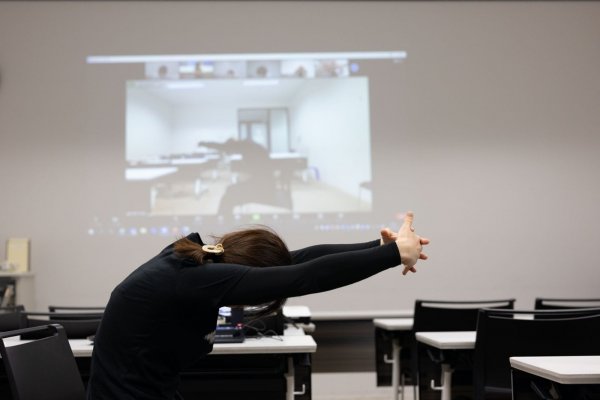 講演会ゲスト講師をする一宮市の森整形外科の理学療法士