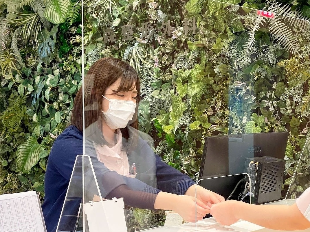 愛知県一宮市の森整形外科の受付医療事務の写真