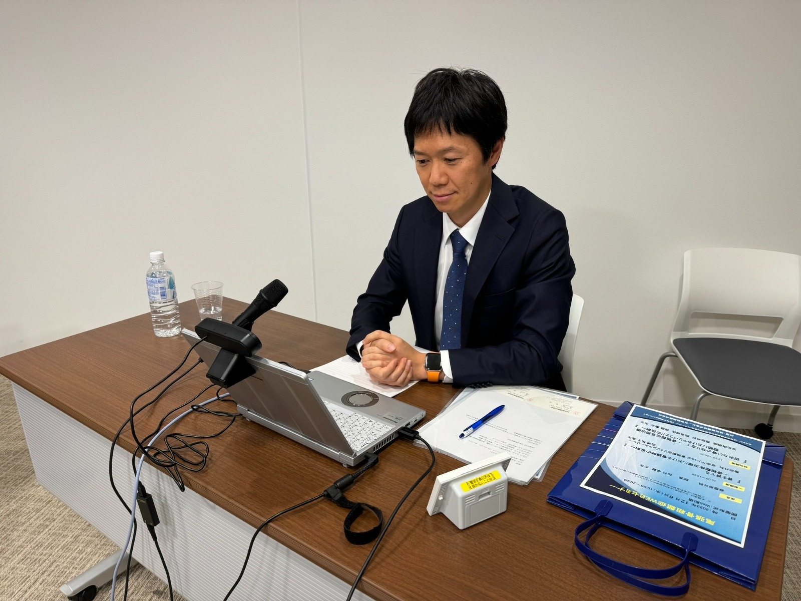 骨粗鬆症講演の座長を務める森整形外科院長の松村成毅