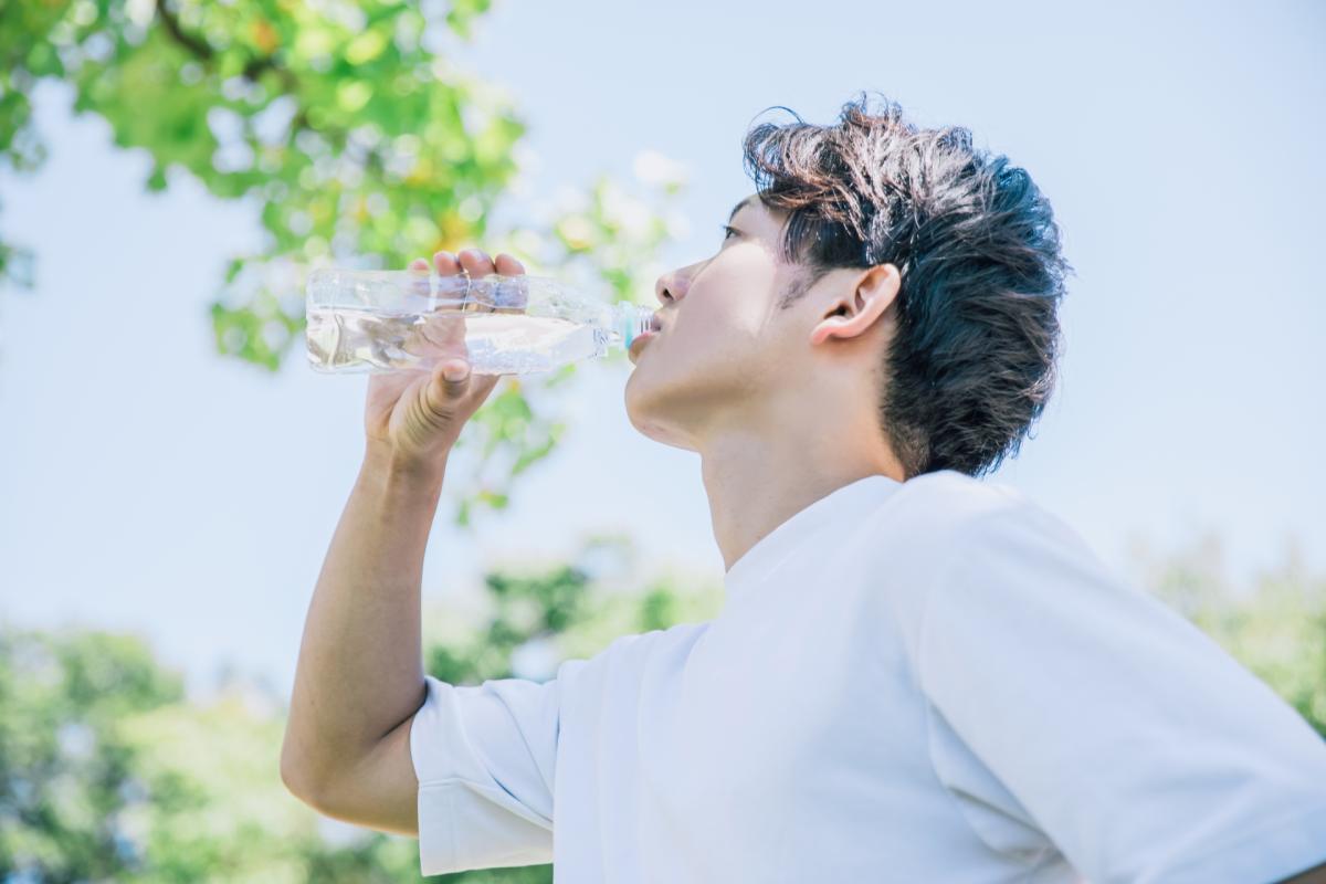 こまめに水分補給をする